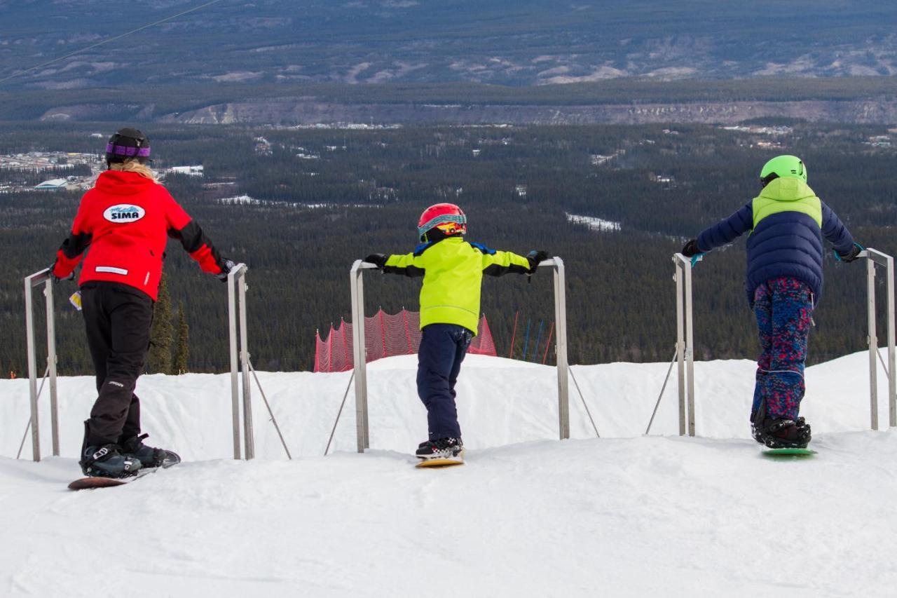 Elite Hotel -Downtown Center- "Ski & Northern Light Tour" "Hot Spring Tour "Long-Term Stay" Whitehorse Zewnętrze zdjęcie